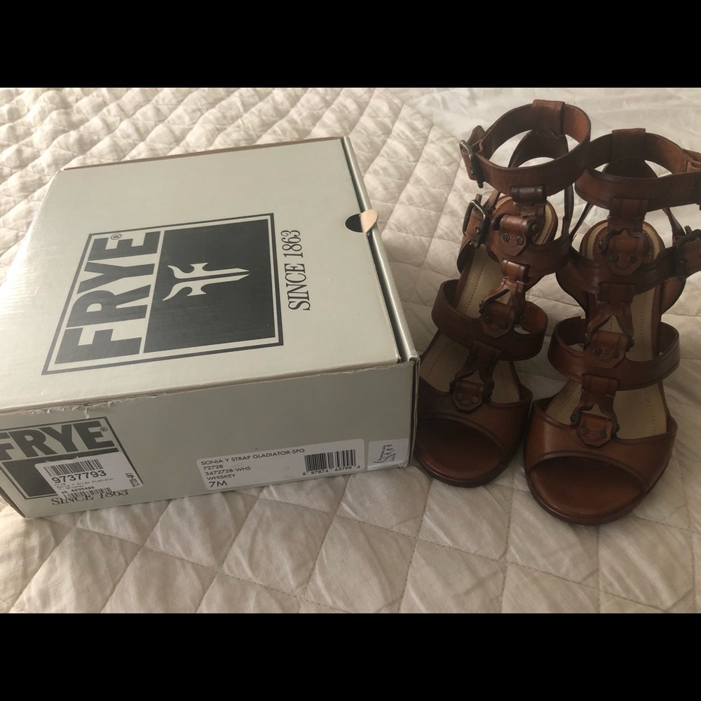 Frye Sonia Y Strap Gladiators